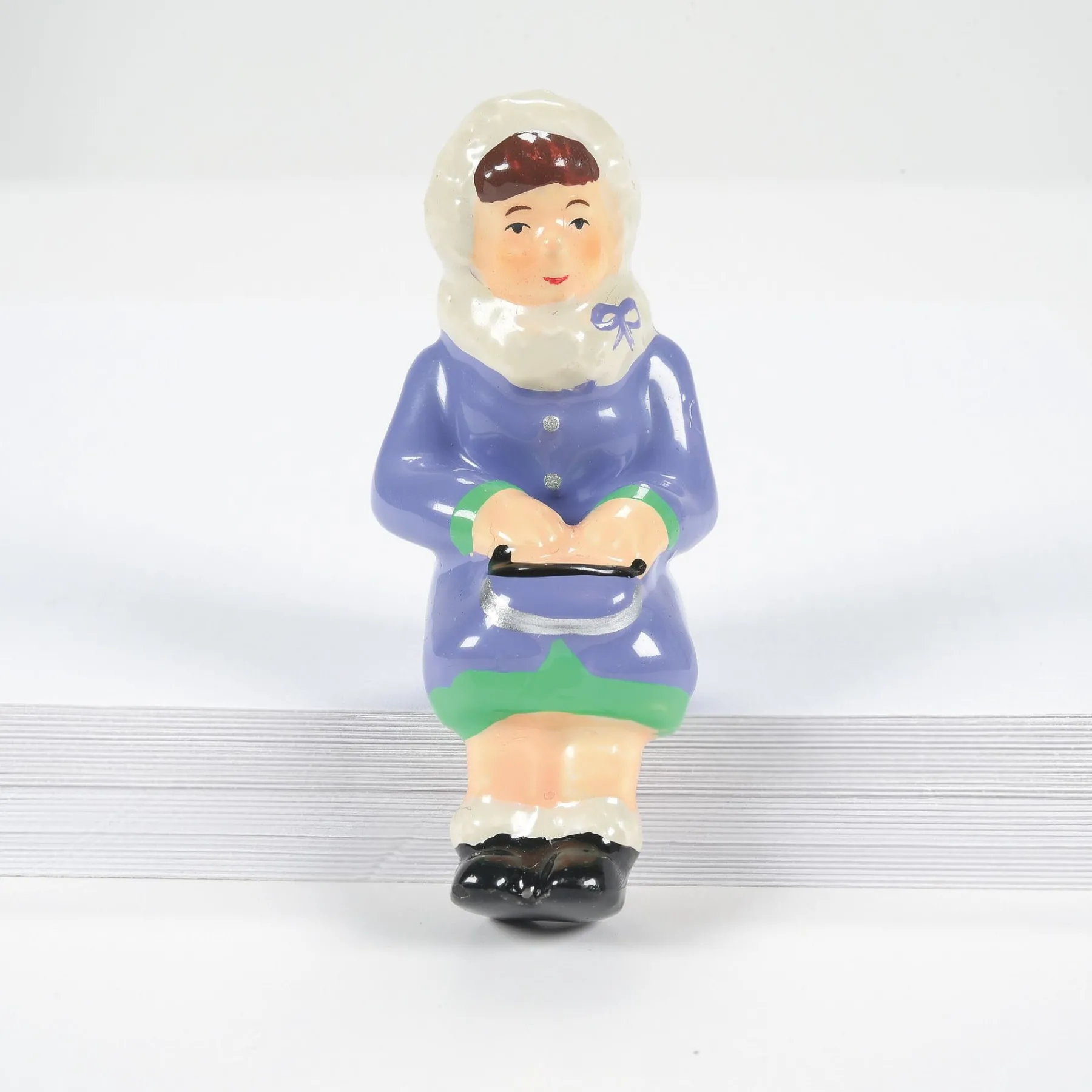 Department 56 The Original Snow Village>Sitting In The Village