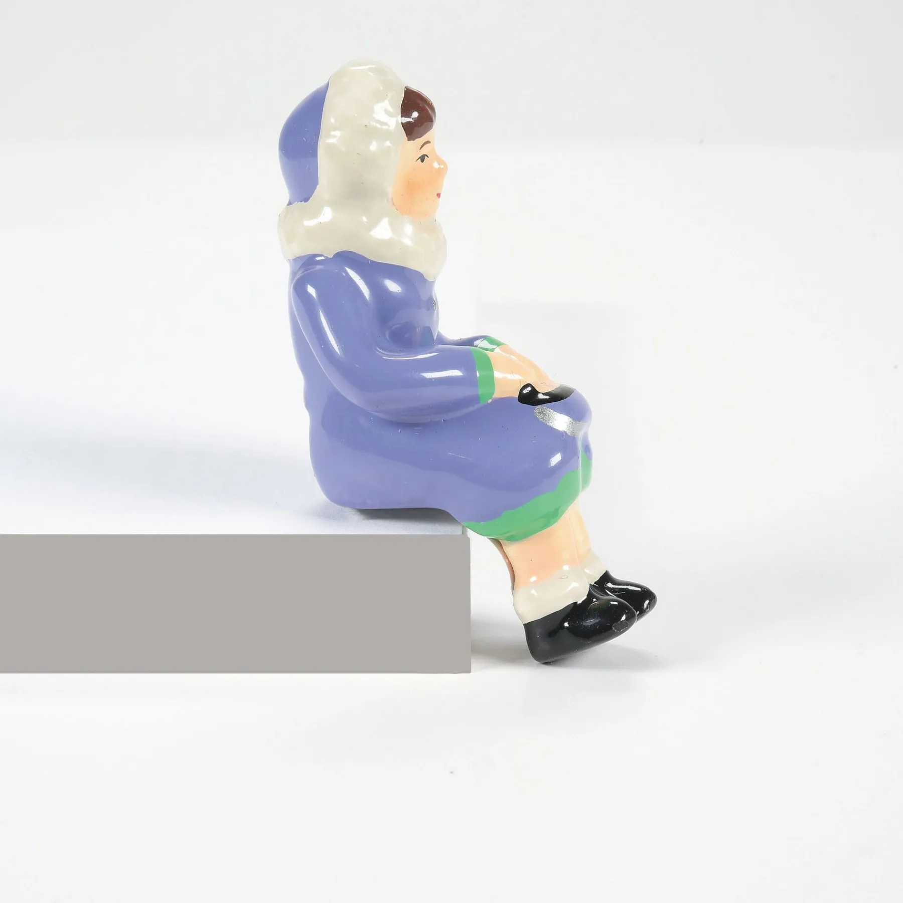 Department 56 The Original Snow Village>Sitting In The Village