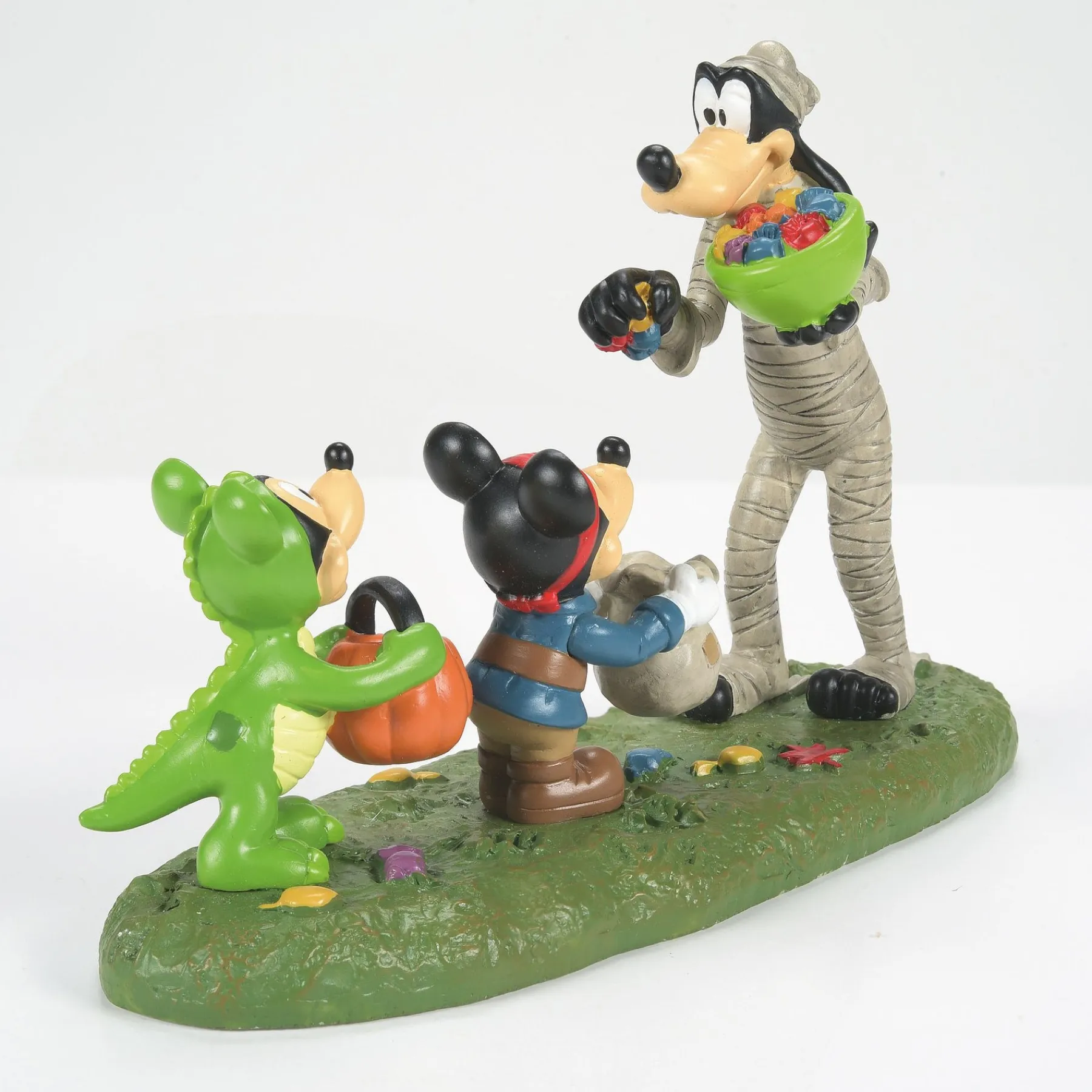 Department 56 Disney Village>Halloween Treats From Goofy
