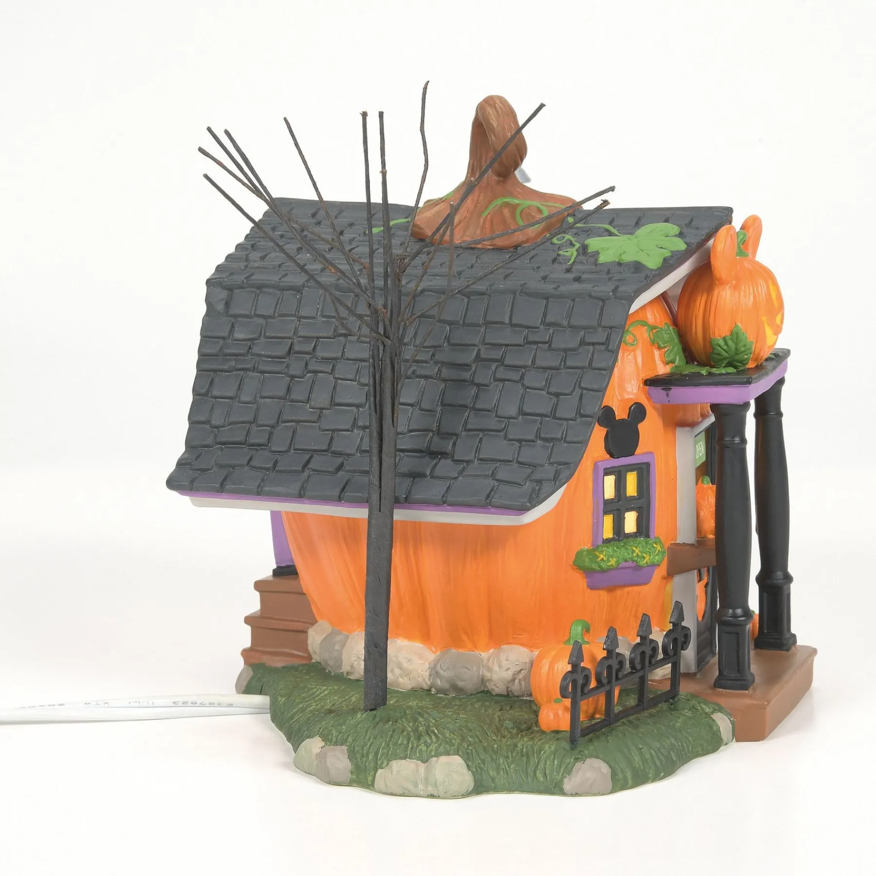 Department 56 Disney Village>Pumpkintown Carving Studio